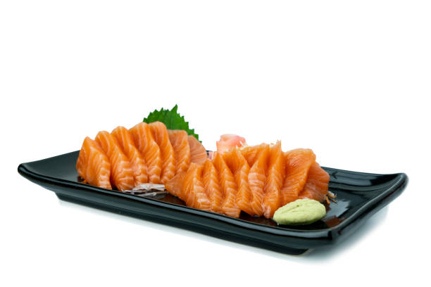 lachs sashimi auf weißem hintergrund. - sashimi stock-fotos und bilder