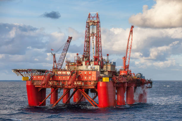 The semi-submersible drilling rig Borgland Dolphin NORTH SEA, NORWAY - 2015 JANUARY 20. The semi-submersible drilling rig Borgland Dolphin north sea oil and gas stock pictures, royalty-free photos & images
