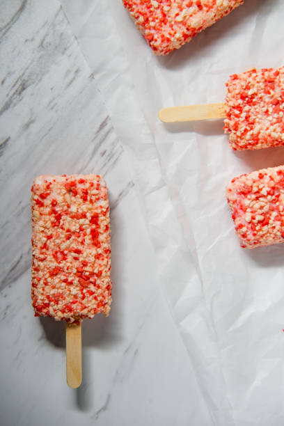 istock Strawberry Shortcake Icecream Bars 1266166595