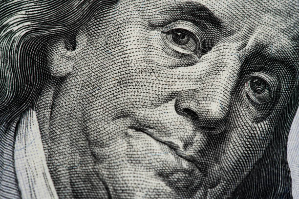 benjamin franklin's portrait on one hundred dollar bill close up - close up one dollar bill history finance imagens e fotografias de stock