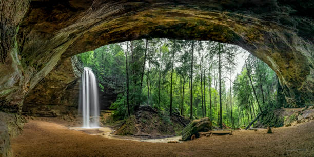 wunder im wald panorama - waterfall rapid landscape woods stock-fotos und bilder