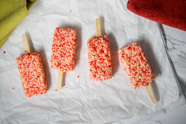 istock Strawberry Shortcake Icecream Bars 1266203950