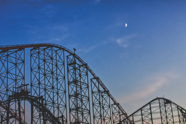 praia do prazer de blackpool - rollercoaster blackpool england pleasure beach - fotografias e filmes do acervo