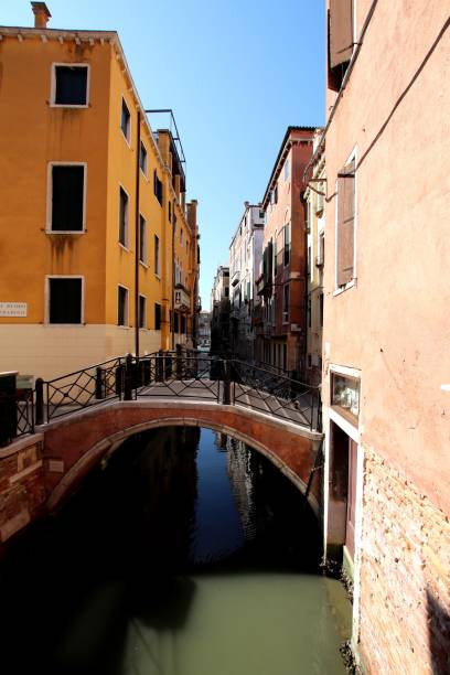 イタリアのヴェネツィアのフォンダメンタ・ドゥドゥまたはバルバリゴ。 - european culture architecture vertical venice italy ストックフォトと画像