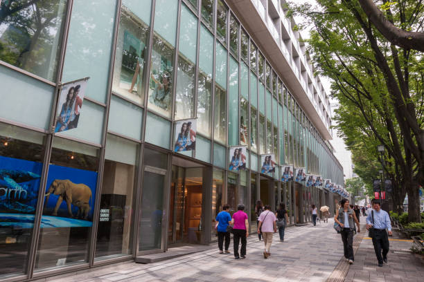 wzgórza omotesando w tokio, japonia - omotesando hills zdjęcia i obrazy z banku zdjęć