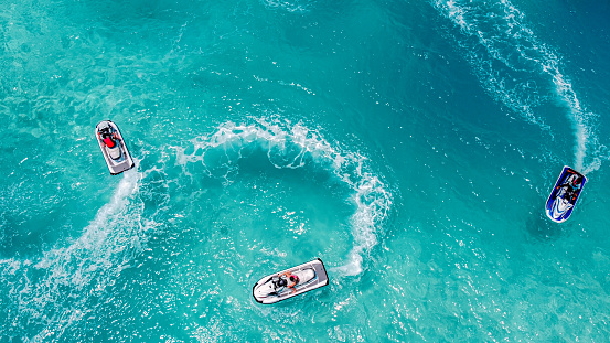 Jet Ski, Vista aérea del Océano Tropical photo