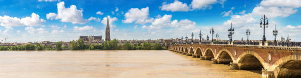istock Old stony bridge in Bordeaux 1266374571