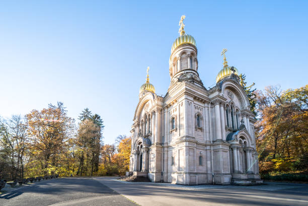 Russian orthodox chapel Wiesbaden, Germany Top view of the Russian orthodox chapel Wiesbaden, Germany kurhaus casino stock pictures, royalty-free photos & images