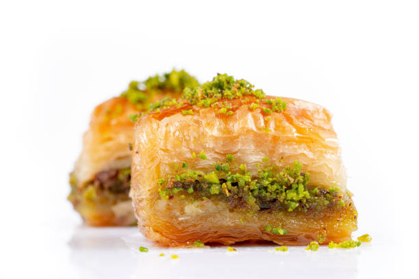 postre turco con pistacho - baklawa fotografías e imágenes de stock