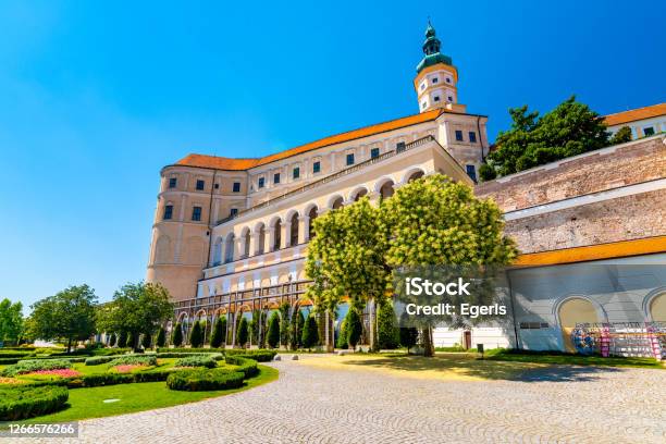 Stock fotografie Mikulovský Hrad Česká Republika – stáhnout obrázek nyní - Mikulov, Architektura, Archivní