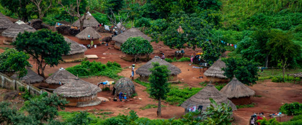 Traditional African huts Exploring traditional Africa settings abuja stock pictures, royalty-free photos & images