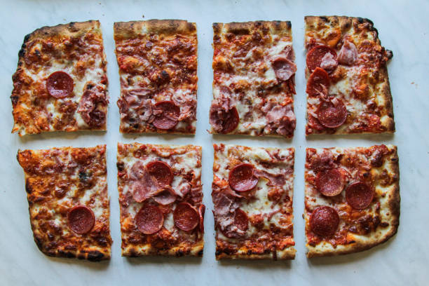 istock Pizza food knolling 1266622573