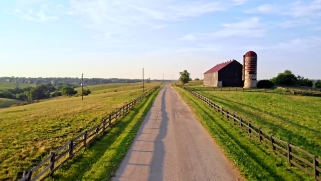 Farm road in Kentucky