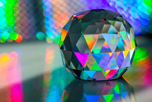 Refraction of light through the single crystal