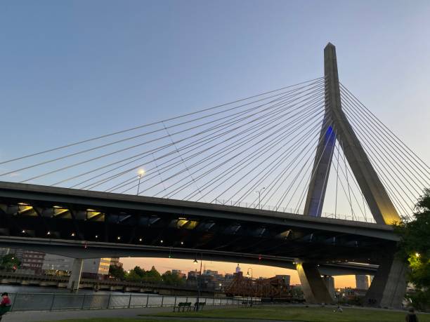 「ザキム・バンカーヒル記念橋 - leonard p zakim bunker hill memorial bridge ストックフォトと画像