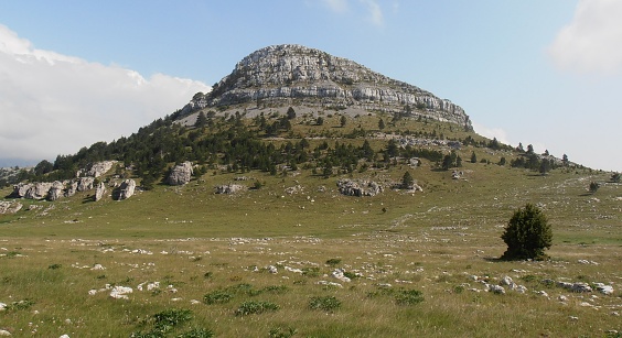 Badanj is the peak between Suvo polje and Brezovac, visible and recognizable from far away. It is steep on all sides, and since it is bare, it offers a wide view of Knin and the surroundings