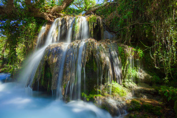 parque de cachoeiras duden em antalya - waterfall antalya turkey forest - fotografias e filmes do acervo