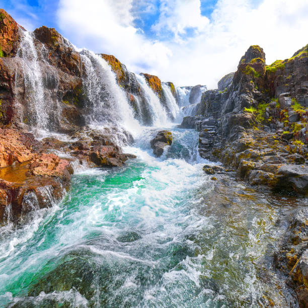 vista mozzafiato sulla cascata di kolufossar - kolufossar foto e immagini stock