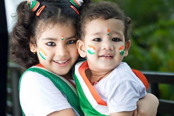 indian brother and sister celebrating independence day - facial expression child asia asian and indian ethnicities imagens e fotografias de stock