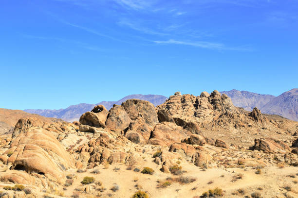 istock Arch loop rock from a distance at Alabama Hills 1266848796