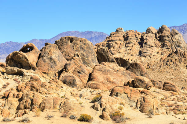 istock Arch loop rock from a distance at Alabama Hills 1266848800