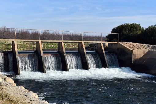 Water splashing through a dam