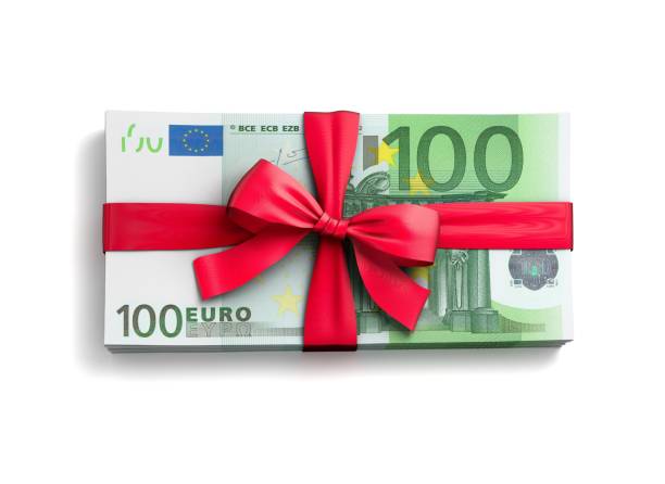 stack of 100 euro banknotes - one hundred euro banknote imagens e fotografias de stock