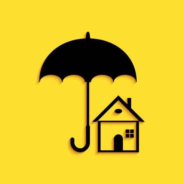 czarny dom z ikoną parasola izolowane na żółtym tle. symbol ubezpieczenia nieruchomości. ochrona, bezpieczeństwo, bezpieczeństwo, ochrona, koncepcja obrony. długi styl cienia. wektor - insurance rain insurance agent umbrella stock illustrations