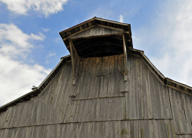 istock Old Weathered barn-Howard County Indiana 1267035797