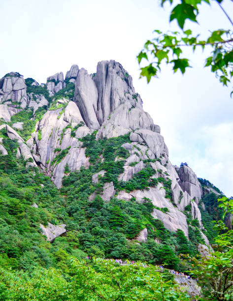 huangshan (montanha amarela) na província de anhui, china - huangshan mountains - fotografias e filmes do acervo