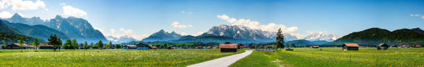 istock landscape at the wetterstein mountains 1267111547