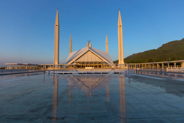 istock Faisal Mosque Islamabad Pakistan 1267133321