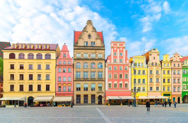 istock Wroclaw historical city centre 1267147031