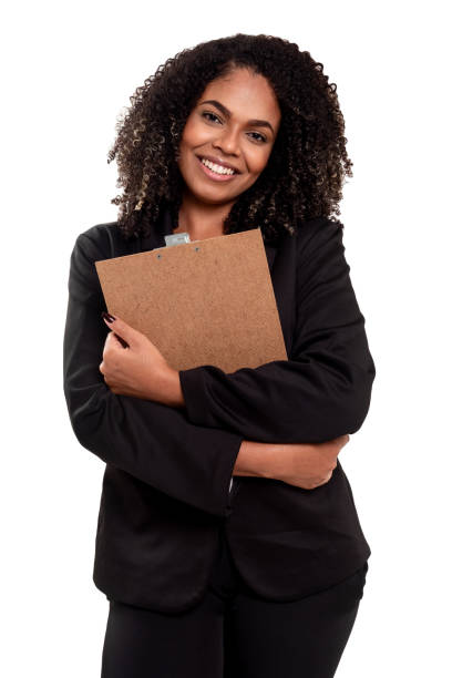 흰색 배경에 고립 된 쾌활하고 웃는 브라질 흑인 여성 - inspector clipboard businesswoman white collar worker 뉴스 사진 이미지