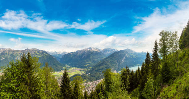 panoramic view of interlaken - swiss culture european alps house brienz imagens e fotografias de stock