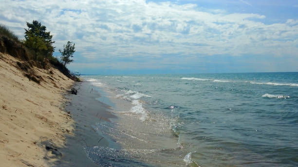 lake dunes and coastline - lake michigan sun sunlight nature imagens e fotografias de stock