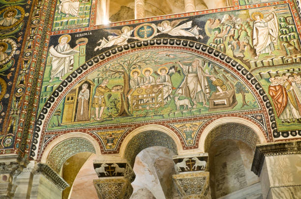 sacrifice of isaac, mosaic (6th century), san vitale, ravenna, italy - circa 6th century imagens e fotografias de stock