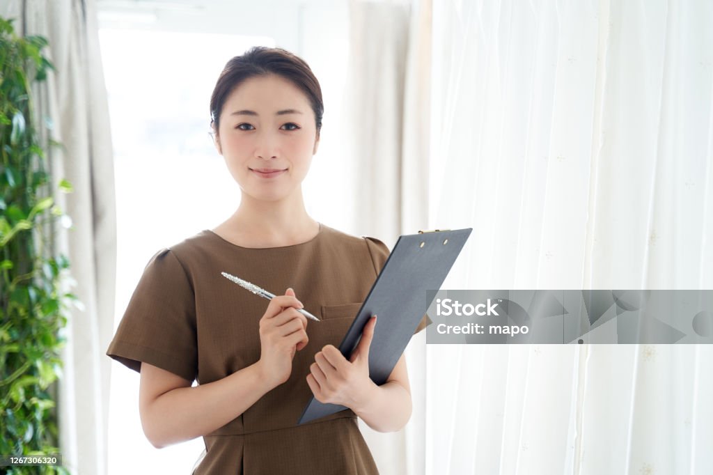Japanese Women Working At An Aesthetic Salon Stock Photo Download Japanese Women Working At An Aesthetic Salon Stock Photo Download