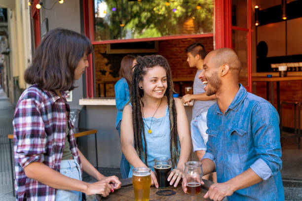 istock A group of friends outside at a pub 1267325004