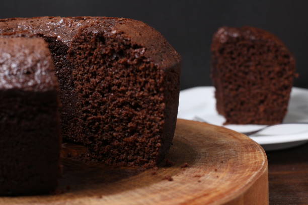 수제 소박한 초콜릿 케이크. 맨 위 보기입니다. - chocolate cake 뉴스 사진 이미지