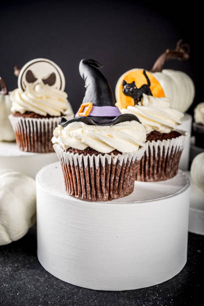 istock Halloween cupcakes and cookies 1267493975