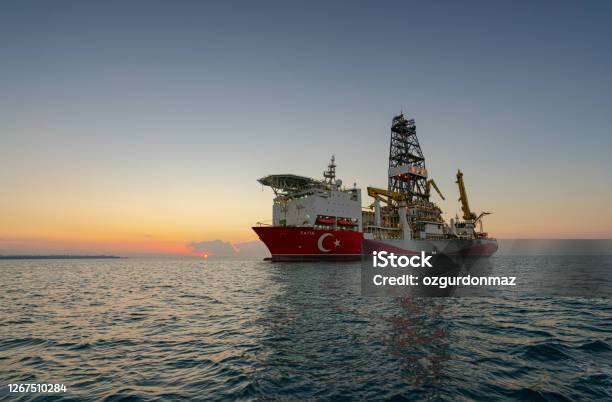 Turkeys First Drilling Vessel Fatih Found Some 320 Billion Cubic Meters Of Natural Gas In Black Sea Turkey Stock Photo - Download Image Now