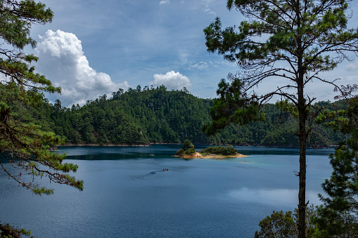 Lago azul en Chiapas, México photo