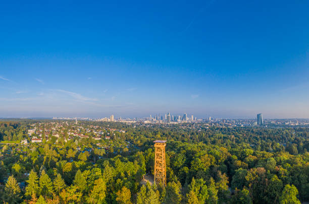 luftaufnahme des neuen goetheturms bei frankfurt - hessen stock-fotos und bilder