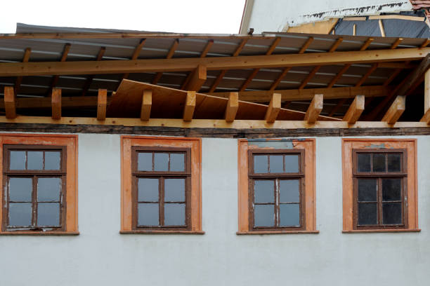 Roof and parts of timber framing have to be replaced in this old house in Germany.