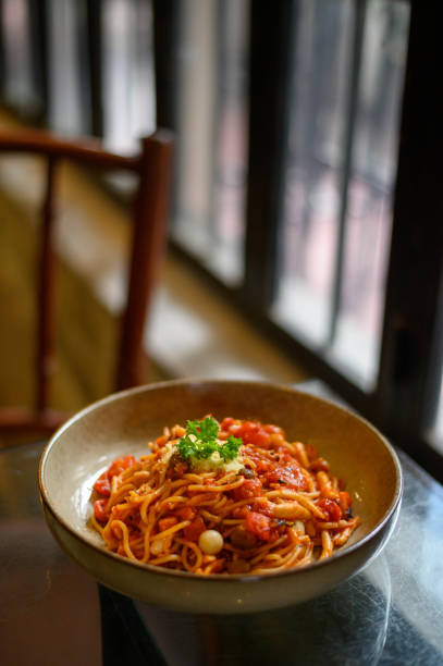 Wholegrain spaghetti with homemade Bolognese sauce and mushrooms.
