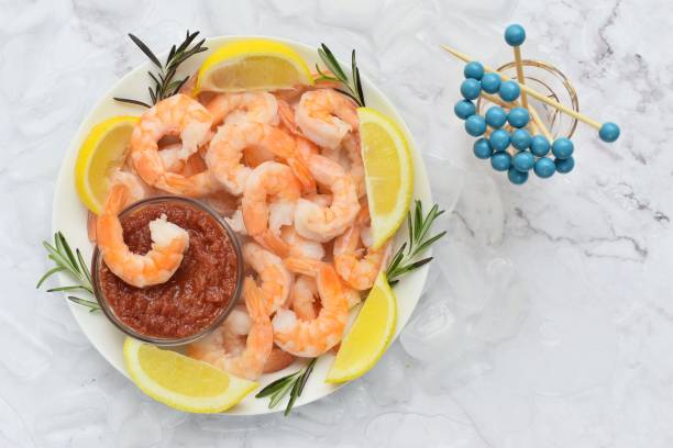 krewetki - prepared shrimp prawn seafood salad zdjęcia i obrazy z banku zdjęć