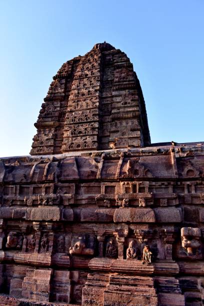 un temple antique - tamil nadu tamil temple amman photos et images de collection
