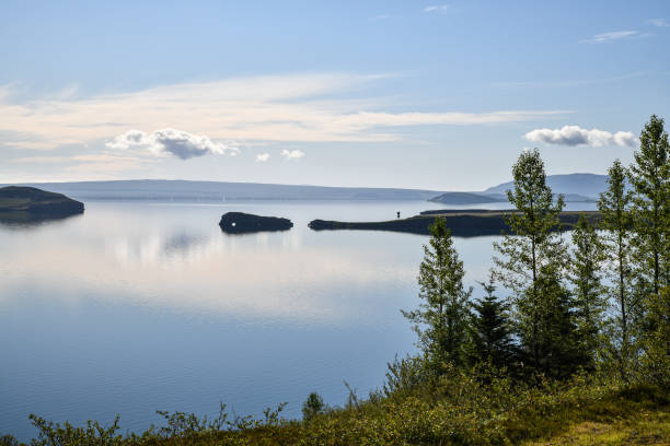 istock Icelandic Lake landscape 1267821844