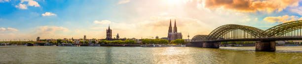 cologne panorama on a beautiful summer day - catedral de colónia imagens e fotografias de stock